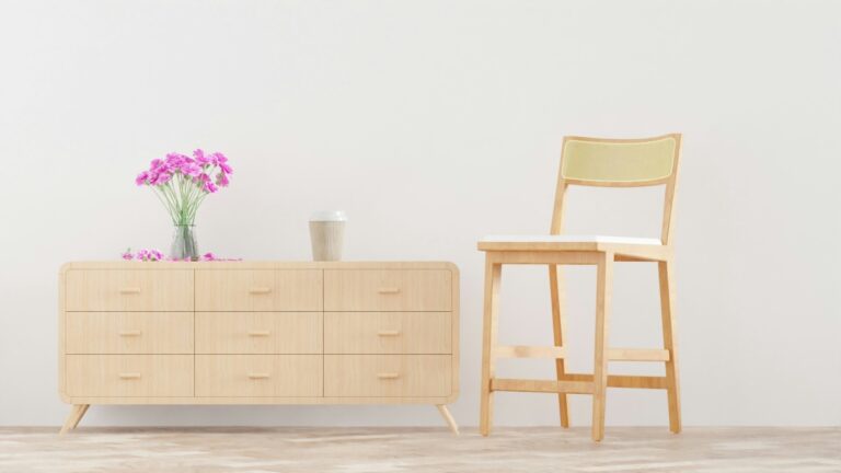 Meble bukowe i łóżka bukowe – elegancja naturalnego drewna, trwałość i komfort na lata Naturalne drewno od lat pozostaje synonimem jakości i ponadczasowego stylu. Wśród wielu gatunków to właśnie buk cieszy się szczególnym uznaniem ze względu na swoją twardość, estetykę i wyjątkową odporność na codzienne użytkowanie. Meble bukowe oraz łóżka bukowe to doskonały wybór dla osób, które cenią solidność, elegancki wygląd i zdrowy mikroklimat wnętrz. Dzięki nim dom zyskuje nie tylko na funkcjonalności, ale także na prestiżu. Dlaczego drewno bukowe to materiał klasy premium? Buk jest jednym z najtrwalszych gatunków drewna wykorzystywanych w meblarstwie. Jego zwarta struktura sprawia, że meble bukowe są odporne na uszkodzenia mechaniczne, odkształcenia i intensywne użytkowanie. To właśnie dlatego drewno bukowe tak często wybierane jest do produkcji elementów, które muszą sprostać wysokim wymaganiom – takich jak łóżka bukowe. Naturalna barwa buku, od jasnych tonów po delikatnie ciepłe odcienie, sprawia, że meble bukowe doskonale komponują się z różnymi stylami aranżacyjnymi – od nowoczesnych, przez skandynawskie, aż po klasyczne i minimalistyczne wnętrza. Łóżka bukowe – solidna konstrukcja i komfortowy sen Sypialnia to przestrzeń, w której regenerujemy siły, dlatego wybór łóżka ma kluczowe znaczenie dla jakości snu. Łóżka bukowe wyróżniają się wyjątkową stabilnością oraz wytrzymałością, co przekłada się na komfort użytkowania przez wiele lat. Masywna konstrukcja z litego drewna bukowego zapewnia doskonałe podparcie dla materaca i eliminuje niepożądane skrzypienie. Dzięki swojej estetyce łóżka bukowe stają się centralnym punktem sypialni, wprowadzając do niej harmonię i naturalne ciepło. Co ważne, drewno bukowe sprzyja utrzymaniu odpowiedniego mikroklimatu, co pozytywnie wpływa na jakość wypoczynku i samopoczucie domowników. Meble bukowe – funkcjonalność, która idzie w parze z designem Nie tylko sypialnia zyskuje na zastosowaniu drewna bukowego. Meble bukowe świetnie sprawdzają się również w salonach, jadalniach czy gabinetach. Komody, szafy, stoły i regały wykonane z buku łączą w sobie wysoką estetykę z praktycznymi rozwiązaniami. Ich trwałość sprawia, że są inwestycją na długie lata, bez obaw o szybkie zużycie. Dzięki precyzyjnej obróbce i naturalnemu usłojeniu, meble bukowe prezentują się elegancko i szlachetnie, nawet bez dodatkowych zdobień. To idealna propozycja dla osób, które stawiają na jakość i prostotę formy. Spójne wnętrze z meblami bukowymi i łóżkami bukowymi Decydując się na kompleksowe wyposażenie wnętrza, warto postawić na jednolity materiał. Meble bukowe w połączeniu z łóżkami bukowymi tworzą spójną aranżację, która emanuje spokojem i naturalnym charakterem. Drewno bukowe doskonale współgra z tkaninami, metalem czy szkłem, dzięki czemu wnętrze można łatwo personalizować za pomocą dodatków. Co istotne, łóżka bukowe oraz pozostałe meble bukowe nie wychodzą z mody – ich klasyczny wygląd sprawia, że nawet po latach nadal prezentują się stylowo i aktualnie. Dlaczego wybór mebli i łóżek bukowych to świadoma inwestycja w jakość, estetykę i wygodę codziennego życia Wybierając meble bukowe oraz łóżka bukowe, stawiasz na naturalne materiały, solidne wykonanie i ponadczasowy design. To rozwiązanie dla osób, które nie uznają kompromisów w kwestii jakości i komfortu. Meble bukowe zapewniają trwałość i elegancję w każdym pomieszczeniu, a łóżka bukowe gwarantują stabilny, zdrowy sen przez długie lata. Taka inwestycja nie tylko podnosi wartość estetyczną wnętrza, ale również realnie wpływa na codzienną wygodę i dobre samopoczucie domowników.