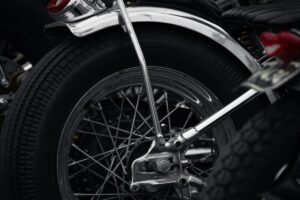 Oleje Fuchs – dlaczego są wybierane przez profesjonalistów w motoryzacji i przemyśle